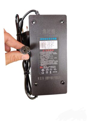 Incarcator rapid pentru trotinete electrice cu bateria pe li-ion 52v 58.8 5A  compatibil cu Kugoo G2pro G3 pro quick volt kaboo dual tron VSETT 10+ ZERO 10X EZOTRON g2 pro sau alte scutere electrice