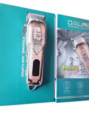 Trimmer profesional metalic, încărcare USB, lame oțel, ideal pentru contur și tuns precis.